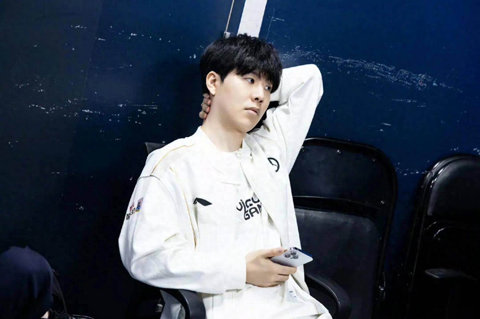 LokeN官宣退役：生涯巅峰都在LPL，与Lvmao搭档多年