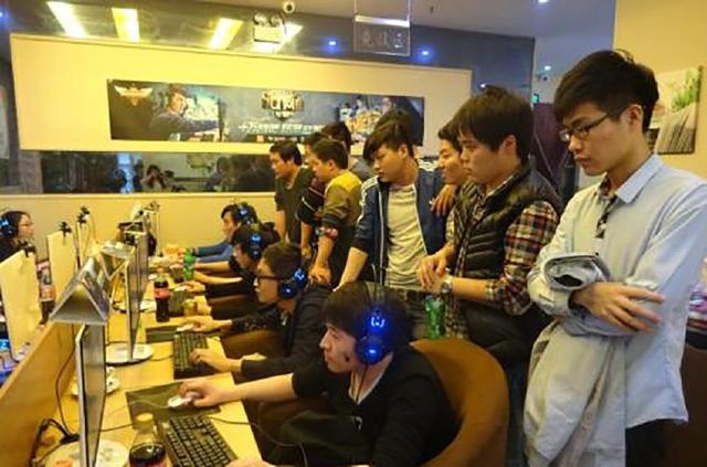 英雄联盟MSI半决赛的第一天，RNG vs EG官方比分预测